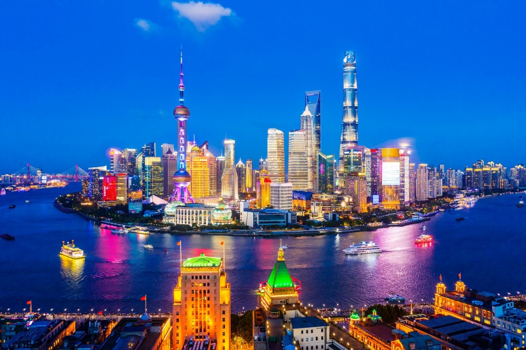 Bờ Đông sông Hoàng Phố (Thượng Hải) lột xác với những tòa cao ốc tráng lệ, trở thành trung tâm tài chính của Châu Á